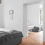 Classy 2Br Apt. W/ Exclusive Location Near Akh