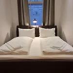 Sissi Royal Suite - Inner City 4 Bedroom Apartment