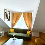 Cosy Apartment In Central Location