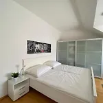 Cosy Apartment In Central Location