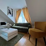 Cosy Apartment In Central Location