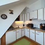 Cosy Apartment In Central Location