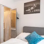 Joyful Room Near Hauptbahnhof