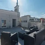Grosse Terrasse, Klimaanlage Und U-Bahn Naehe