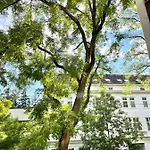 #Family & Friends# Ruhig, Gruen, Gleich In Der City