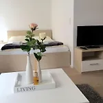 New Apartment - 10 Min Downtown