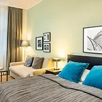 Jimmy\'S Apartments Emerald