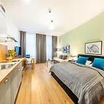 Jimmy\'S Apartments Emerald