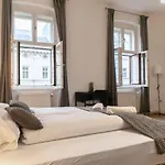 Spacious 2Br Apt.-Near Wiener Stadthalle
