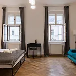 Spacious 2Br Apt.-Near Wiener Stadthalle