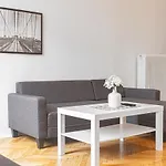 Vibrant 3Br Near Akh Hospital - Perfect For Groups