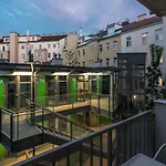 Smart Nano Living - Wien Hauptbahnhof - Self Check-In