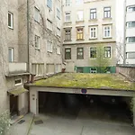 A 2-Bedroom Apartment With A King-Size Bed And A Balcony Is Located Just A 15-Minute Walk From Stephansplatz.