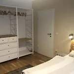 Grosse 4 Zimmer Wohnung. Schoenbrunn-Naehe!
