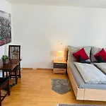 Room In City-Center Near U6, And Thaliastrasse