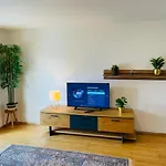 Room In City-Center Near U6, And Thaliastrasse