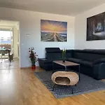 Dachgeschoss Fuer 4 Mit Terrasse