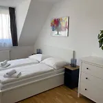 Dachgeschoss Fuer 4 Mit Terrasse
