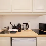 Cozy Market-Square Retreat Located In The Heart Of The 10Th District