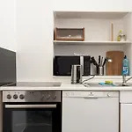 Spacious Apt In Perfect Location For Family