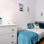 Redyard Modern Apartment