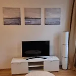 Sunny Apartment Next To Metro 1Br