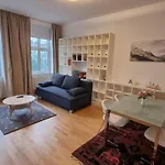 Sunny Apartment Next To Metro 1Br
