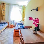 Economic 2Sb Apartment In Lively Area