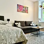 Lfg Stylish Studio Near Center