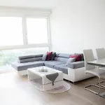 Restify10 - Skyline View - Fitness - Garge - Modern