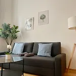 100M2 Flat With Balcony Near Mariahilferstrasse - Free Parking