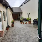 Fabio Vanessa Appartmens Next Vienna Vicinity Free Parking Garden Wien Umgebung