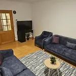 Omega Suite 6 Min To Center