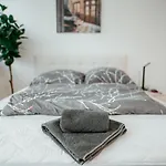 Vienna Danube Apartment 45