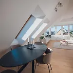 Stylish Apartment With Breathtaking Rooftop Views