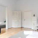 Attractive 2 Bedroom Apt. Near Vienna Akh Ideal For All