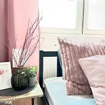 Nr.1 Perfect 3 Bedrooms Near To Main Train Station