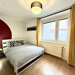 Nr.1 Perfect 3 Bedrooms Near To Main Train Station