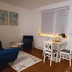 Lauro Apartment
