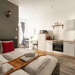 Chic Studio By City Center By Hm