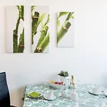 Helles Gemuetliches Apartment V5