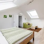 Helles Gemuetliches Apartment V5