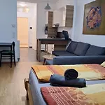 Cozy Flat - Near Schoenbrunn