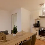 Spacious Apartment Near Schoenbrunn Castle