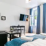 Comfortable City Living: 1Br W/ Private Garden