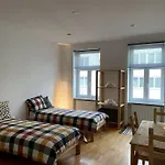 Wohnung In Rudolfsheim-Fuenfhaus