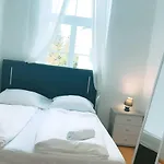 Deluxe Rooms In Keplerplatz