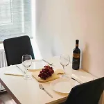 Beautiful 2 Bedroom Apartment