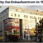 Vienna Shopping Center 6A Apartment
