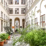 Cosy Apartment In A Perfect Location 1070 Historical Part Of Vienna
